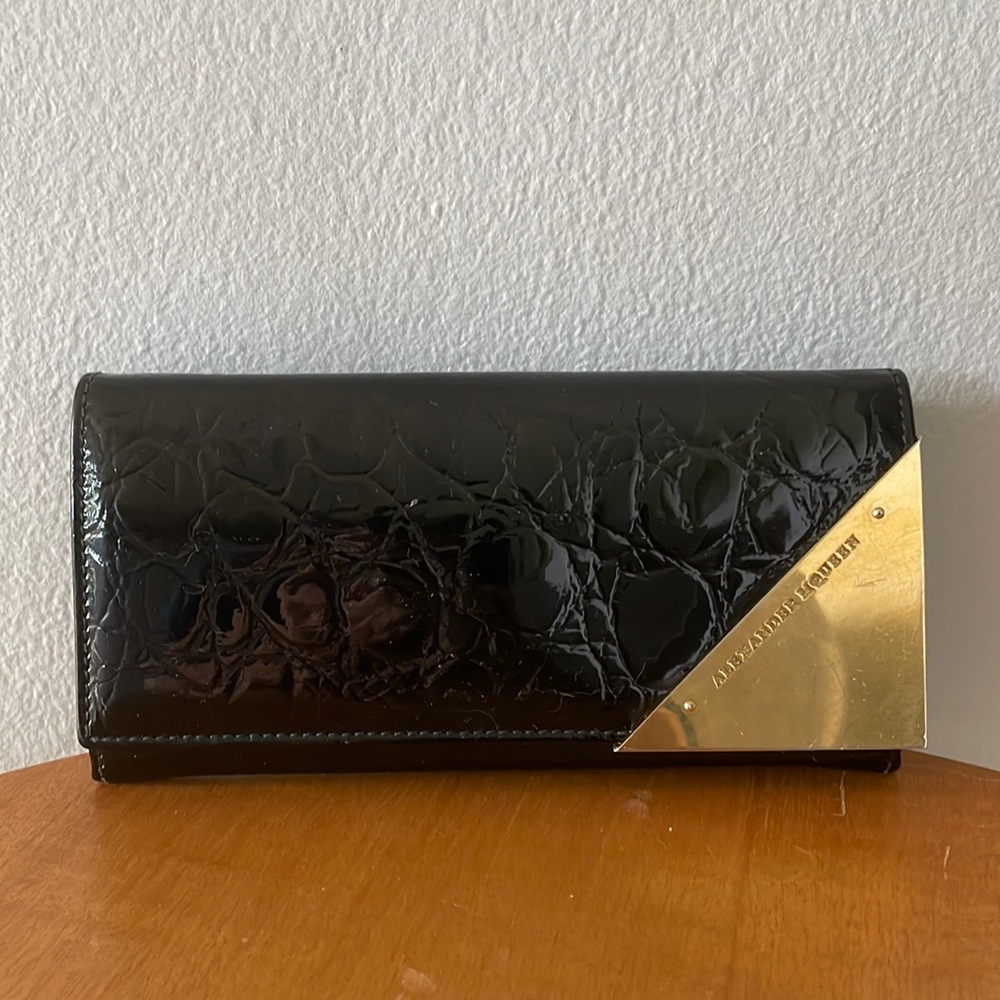 Alexander Mcqueen Croc-Embossed Wallet In Black Patent Leather - Picture 10 of 10